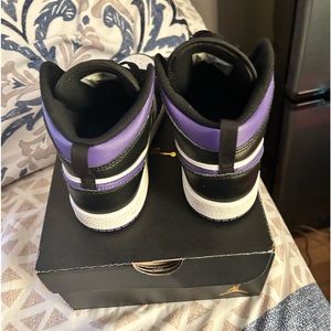 Jordan 1’s great condition purple black and white